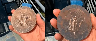 Atleta muestra el deterioro de su medalla de bronce a pocos días de ganarla en los Juegos Olímpicos 2024 de París ¡Insólito! Medalla olímpica se arruina en días: atleta decepcionado tras ganar en París 2024