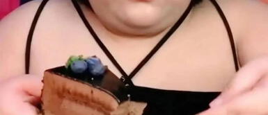 Una streamer fallece en TRANSMISIÓN EN VIVO por consumo excesivo de comida Una streamer fallece en TRANSMISIÓN EN VIVO por consumo excesivo de comida