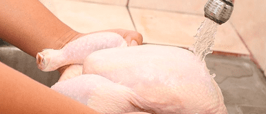 El pollo se lava antes de cocinarlo? expertos advierten riesgos ¿El pollo se lava antes de cocinarlo? Expertos advierten peligros