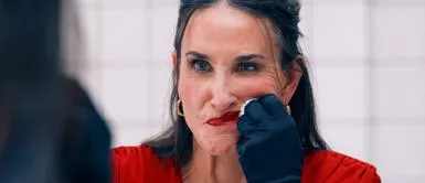 "La sustancia" con Demi Moore ya llegó a las salas de cine de Perú "La sustancia" con Demi Moore en streaming: ¿película llega a Netflix, Max o Disney Plus?