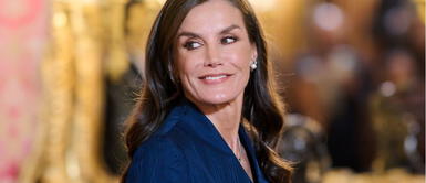 Letizia Ortiz da cátedra de elegancia al llevar el vestido midi más trendy de octubre 2024 Letizia Ortiz da cátedra de elegancia al llevar el vestido midi más chic de octubre 2024