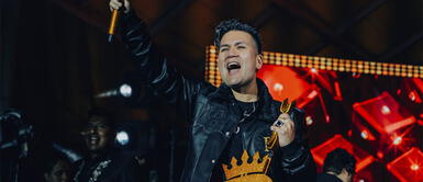 Deyvis Orosco lanzó en su canal de YouTube el último concierto que realizó en su barrio de Comas. Deyvis Orosco feliz por la internacionalización de la serie "Tu nombre y el mío"