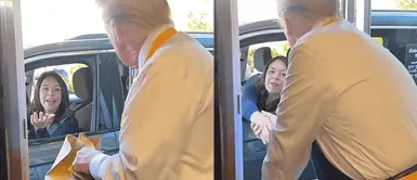 Mujer brasileña sorprende al ex presidente Donald Trump en un McDonald's, advirtiéndole sobre los peligros de Lula Da Silva y pidiendo que Estados Unidos no siga el mismo camino. Mujer brasileña se enfrenta a Donald Trump en McDonald's: "¡No dejes que EE. UU. se convierta en Brasil!"