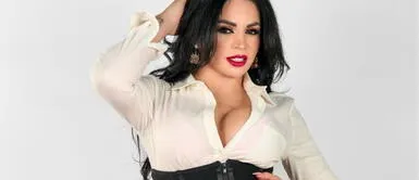 Leslie Moscoso se apodera de la tendencia Tie Dye en un fulgurante vestido Leslie Moscoso se apodera de la tendencia tie dye en un magnífico vestido lápiz