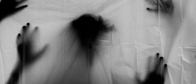 Puede ser parecer un simple objeto, pero puede atraer cosas que no deseas en tu hogar. Nunca dejes una silla al lado de tu cama: conoce la razón