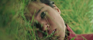 Kelsey Asbille es protagonista de "No te muevas" de Netflix La película de terror psicológico que te hará contener la respiración: Así es el thriller sorpresa de Netflix