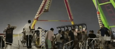 Juego mecánico colapsa. El momento en que colapsa el juego mecánico “Extreme” en Ecuador: al menos 10 personas heridas