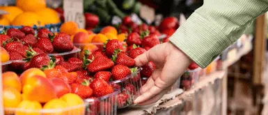 Fresas en el mercado están envenenadas ¡URGENTE! Confirman lista de mercados que venden fruta de temporada envenenada