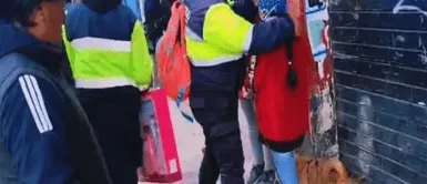 Niña es abandonada en terminal de buses. Niña de 10 años fue abandonada con 600 soles y su mascota en un terminal de buses, en Pasco