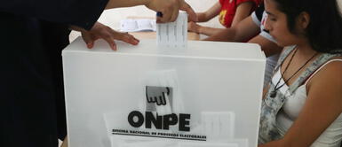 Congreso aprueba incentivos a miembros de mesa: aumentan remuneración y darán un día de descanso Congreso aprueba incentivos a miembros de mesa: aumentan remuneración y darán un día de descanso