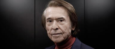 Raphael es trasladado de emergencia a clínica tras sufrir un fallo cardiovascular durante grabación Raphael es trasladado de emergencia a clínica tras sufrir un fallo cardiovascular durante grabación