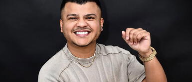 Yiyo no escatimó en elogios hacia Jeinson Manuel. Salsero Yiyo Sarante reconoce y canta con Jeinson Manuel en Estados Unidos