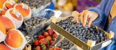 Ni frambuesas ni arándanos: esta es la fruta del verano que combate la inflamación y acelera tu pérdida de peso Ni frambuesas ni arándanos: la ‘superfruta’ antiinflamatoria que acelera tu pérdida de peso