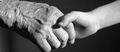 Abuela sufrió infarto y asfixió a su nieto de 2 años al caer sobre él. Abuela sufrió infarto y asfixió accidentalmente a su nieto de 2 años al caer sobre él