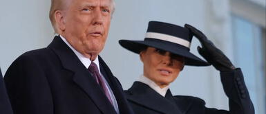 Melania Trump se impone con look azul navy de diseñador independiente para la asunción de Trump Melania Trump se impone con look azul navy de diseñador independiente para la asunción de Trump