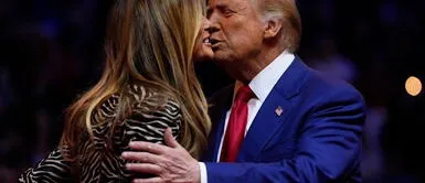 Donald Trump intentó darle beso a su esposa y pasó lo impensando. Donald y Melania Trump protagonizan incómodo momento durante posesión como presidente de EE.UU.