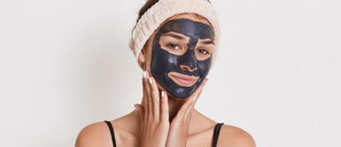 Descubre cómo hacer en casa tu mascarilla negra de carbón activado fácil y rápida Descubre cómo hacer en casa tu mascarilla negra de carbón activado fácil y rápida