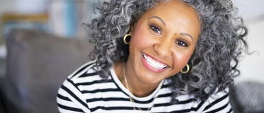 El truco anti-canas que los peluqueros ocultan: dile adiós sin usar tintes El truco anti-canas que los peluqueros ocultan: dile adiós sin usar tintes