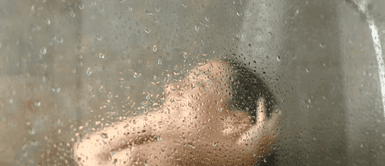 ¿Bañarse de día o de noche? ¿Mañana o noche? La ciencia revela el mejor momento para bañarte y no es el que imaginas