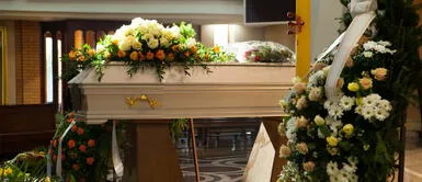 Mujer declarada muerta sorprende en la funeraria al mover los dedos Mujer declarada muerta sorprende en la funeraria al mover los dedos