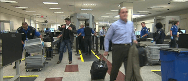 Los aeropuertos detendrán a las personas que no cuenten con un Real I.D. Ten cuidado: Aeropuertos detendrán a las personas que no cuenten con un Real I.D. a partir de esta fecha