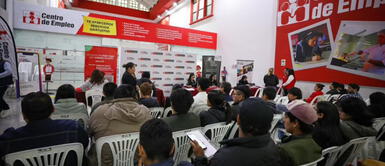 Muchos jóvenes participan en estas convocatorias de trabajo. Gran oportunidad de empleo: ofrecen 110 vacantes este 20 de marzo postula fácil con CV y DNI