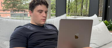 Conoce todo sobre Alejandro Colom, uno de los nuevos referentes del mundo digital. Alejandro Colom, el creador de contenido que entiende las reglas del juego digital