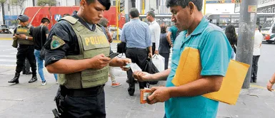 ¿Qué ocurre si la policía me pide mis documentos y no los tengo? ¿Qué ocurre si la policía me pide mis documentos y no los tengo? Debes estar preparado