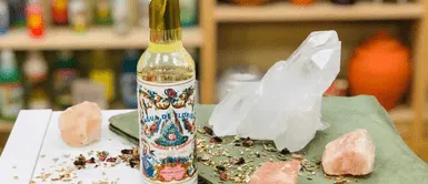 Agua florida. Agua florida: el secreto ancestral que limpia tu energía, aleja lo negativo y atrae prosperidad