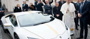 Lamborghini le regaló un costoso auto al papa Francisco. Él lo aceptó, pero lo destinó a la caridad El Lamborghini del papa Francisco no terminó en un garaje: Santo Padre le dio lucrativo destino