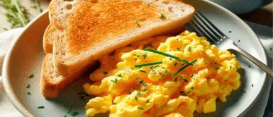 El truco INFALIBLE para preparar los huevos revueltos más cremosos de tu vida en solo 5 minutos El truco INFALIBLE para preparar los huevos revueltos más cremosos de tu vida en solo 5 minutos