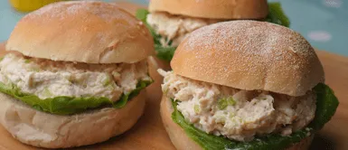 ¿Antojo brutal? Descubre el secreto del pan con pollo perfecto y jugoso. ¿Antojo brutal? Descubre el secreto del pan con pollo perfecto y jugoso