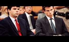 Luego de 30 años en prisión, los hermanos Menéndez podrían salir en libertad Caso Hermanos Menéndez da giro inesperado: Juez acepta su libertad pese a asesinato de sus padres