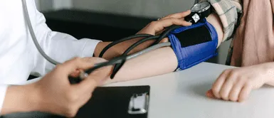 Evita la hipertensión desde joven con estos 5 hábitos que salvan vidas. Evita la hipertensión desde joven con estos 5 hábitos que salvan vidas