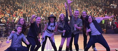 Molan los 90. “Molan los 90” fue un éxito con “The Sacados” y “Amistades Peligrosas”