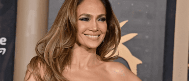 Jennifer Lopez: radical cambio de look Jennifer Lopez se suma al rubio platinado más rejuvenecedor de la temporada