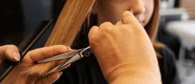 Fase lunar para cortarte en julio 2025 ¿Cortar o no en julio? Guía lunar 2025 para un cabello fuerte y lleno de vida