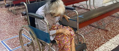 Vecina de la anciana denunció que la familia vive cerca y la tienen en estado deplorable. Indignación en San Martín de Porres: adulta mayor vive en estado de abandono a pocos pasos de sus familiares