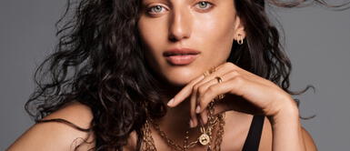 Cada pieza invita a explorar la identidad a través de su diseño significativo. Fuente: Difusión. Presentamos Pandora Talisman: una oda a las monedas antiguas y a la identidad moderna