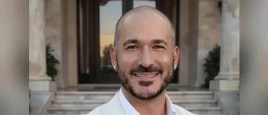 Vera identifica que la desorganización en la información, como tasas y requisitos legales, es una barrera común que lleva a muchas familias a abandonar el proceso de compra. El enfoque de Gerardo Vera para reducir barreras de acceso al mercado inmobiliario