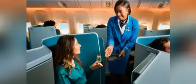 Tripulante de cabina El arte de viajar bien: Las habilidades "invisibles" de la tripulación de cabina que transforman tu vuelo