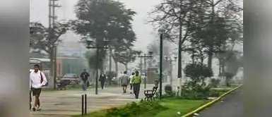 Senamhi emite ALERTA ROJA por vientos extremos Senamhi emite ALERTA ROJA por vientos extremos y ola de calor en 42 provincias del Perú