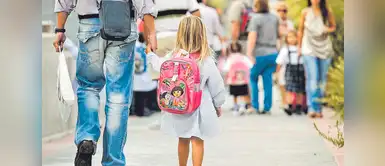 Padres castigados por sanciones a sus hijos Padres de alumnos podrían recibir DRÁSTICA SANCIÓN ante FISCALÍA si no acuden al llamado del colegio