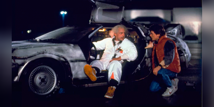 Nike pone a la venta los tenis naranjas de Doc Brown de 'Volver al Futuro' ¡