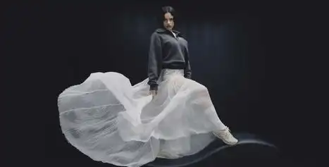 Rosalía marca tendencia con nuevo estilo romántico