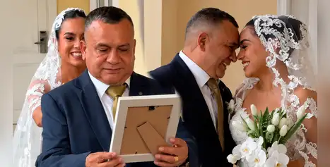 Hija de Tony Rosado celebra su boda por TODO LO ALTO y cantante rompe en llanto: "Te amo, papito" Hija de Tony Rosado celebra su boda por TODO LO ALTO y cantante rompe en llanto: "Te amo, papito"