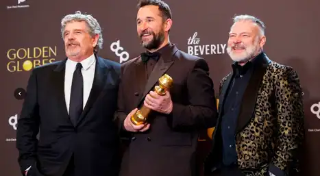 HBO Max triunfó en los Globos de Oro 2026: ‘The Pitt’, ‘Hacks’ y ‘Una batalla tras otra’ se llevaron premios