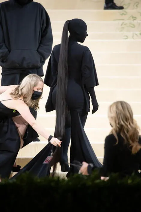 El estilista de Kim Kardashian revela el precio de su peinado para la MET  Gala 2021