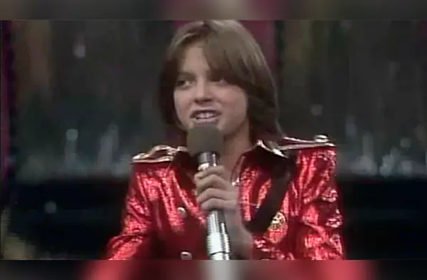 El video hace notorio el cambio de voz durante su adolescencia wapa.pe