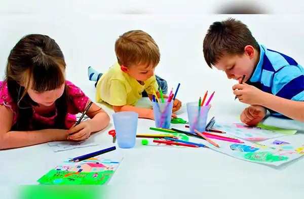 Entérate por qué es importante que tus niños coloreen wapa.pe